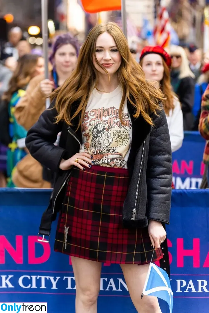 Karen Gillan nude photo #0043 (karengillan)
