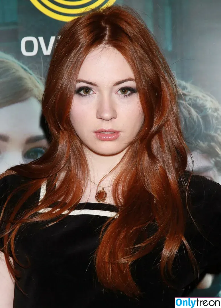 Karen Gillan nude photo #0052 (karengillan)