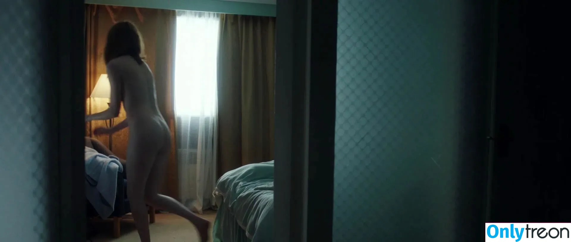 Karen Gillan nude photo #0068 (karengillan)