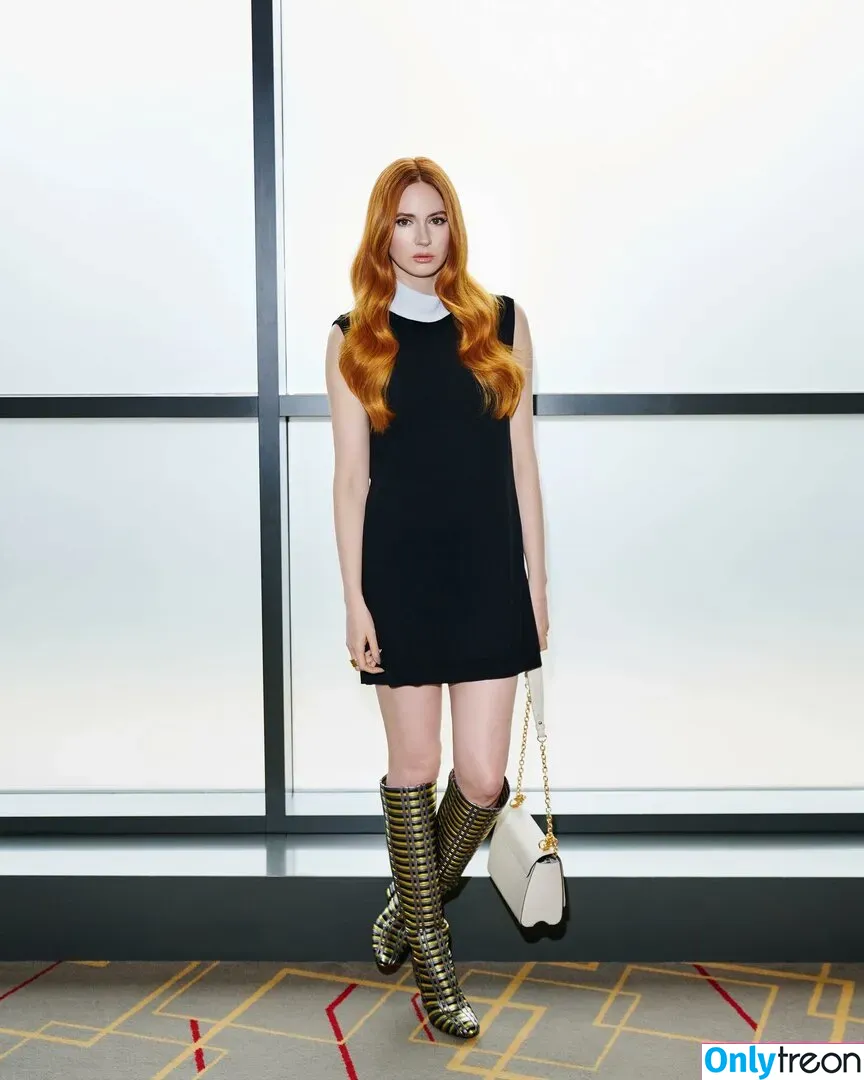 Karen Gillan nude photo #0255 (karengillan)
