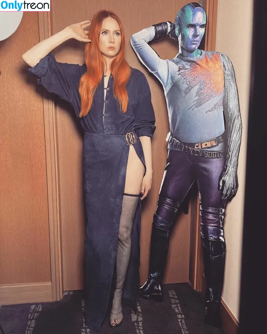 Karen Gillan nude photo #0282 (karengillan)
