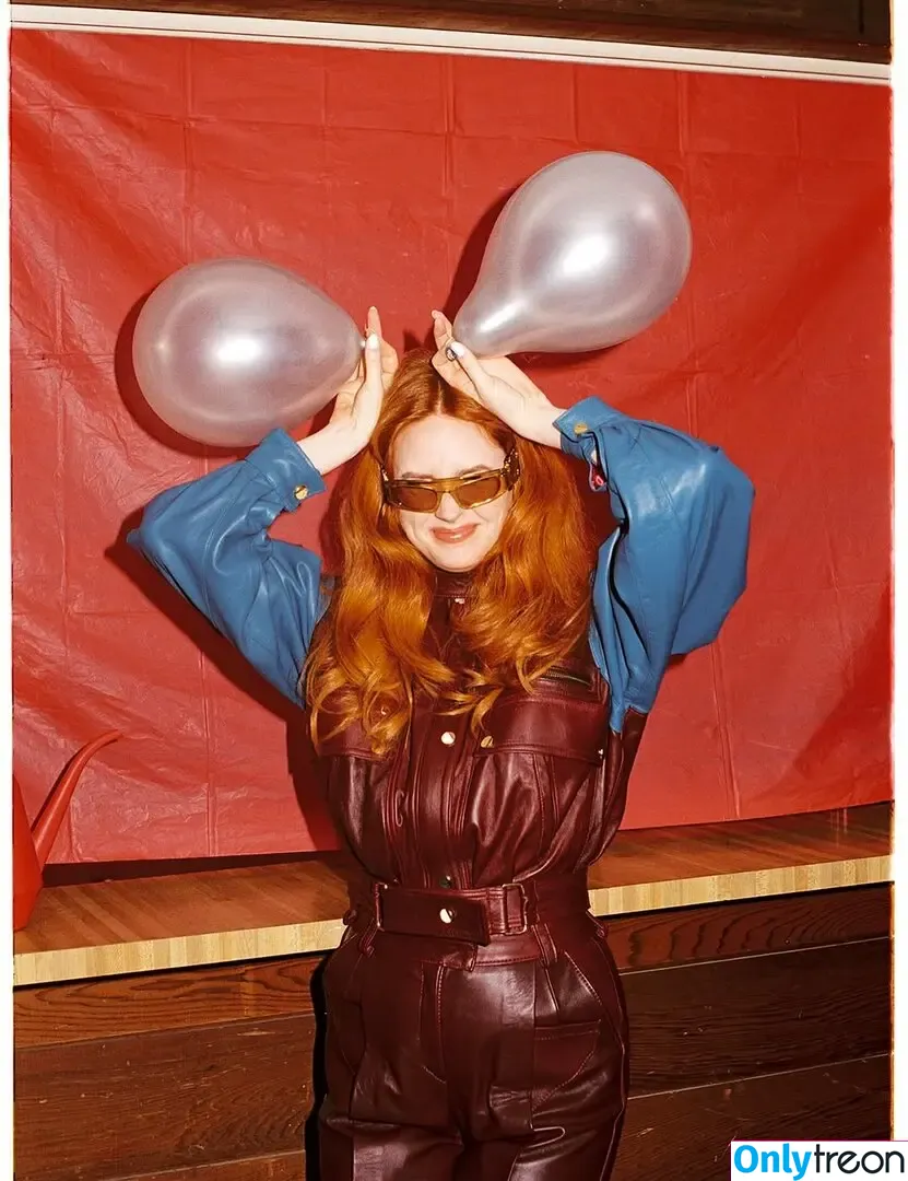 Karen Gillan nude photo #0785 (karengillan)
