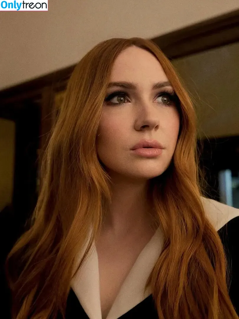 Karen Gillan nude photo #0793 (karengillan)