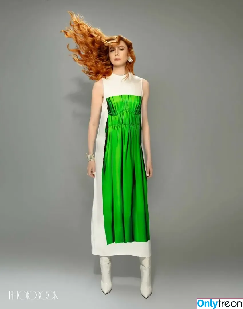 Karen Gillan nude photo #0812 (karengillan)