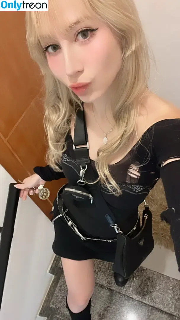 Karen Micicima nude photo #0002 (karenmicaelacontin)