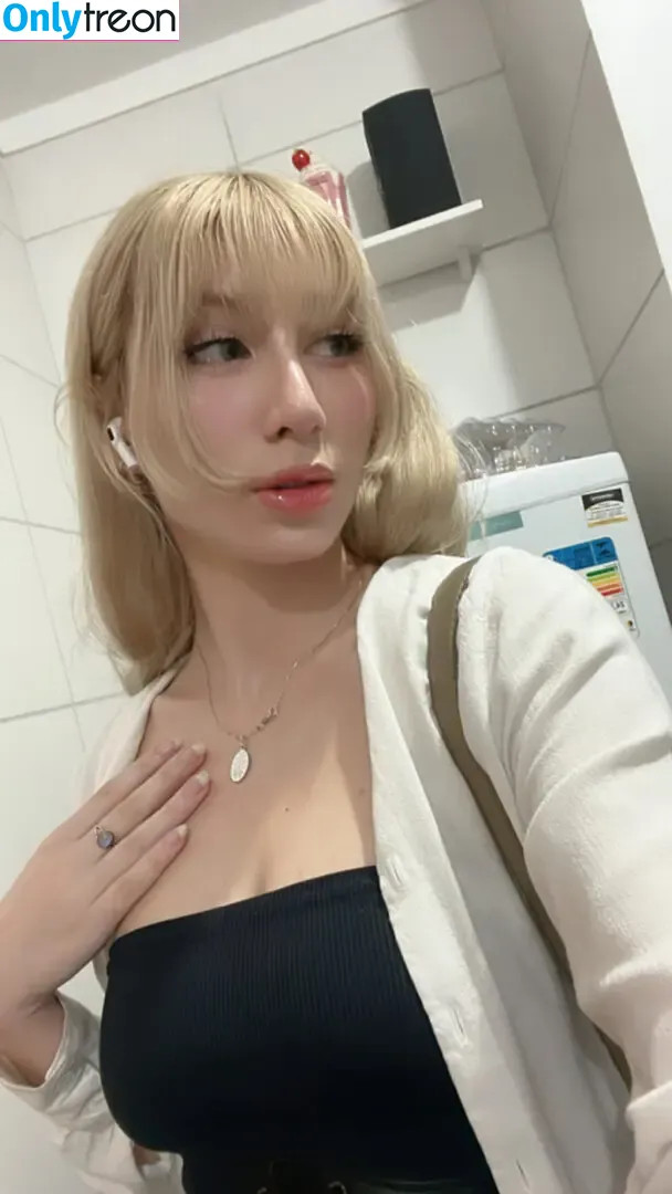 Karen Micicima nude photo #0003 (karenmicaelacontin)
