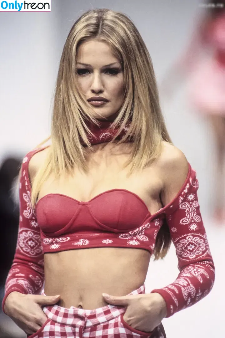 Karen Mulder nude photo #0017 (Karen Mulder)