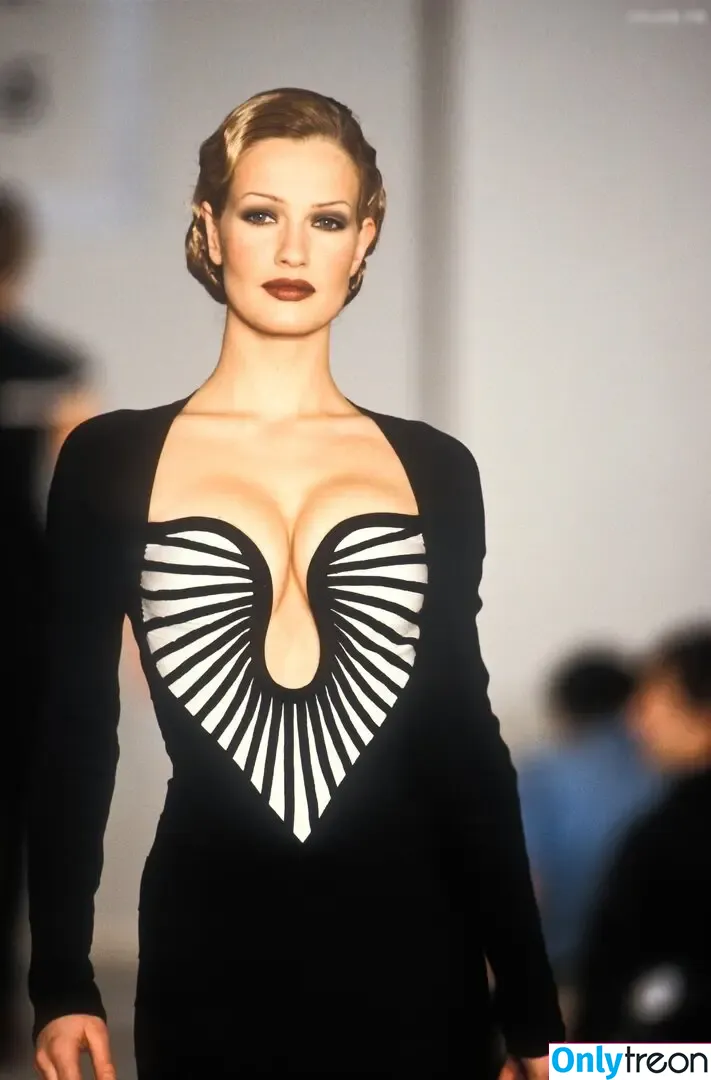 Karen Mulder nude photo #0068 (Karen Mulder)