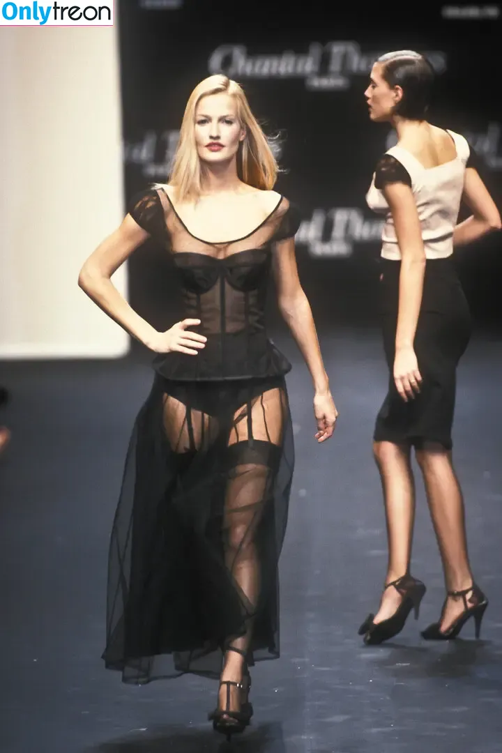 Karen Mulder nude photo #0106 (Karen Mulder)