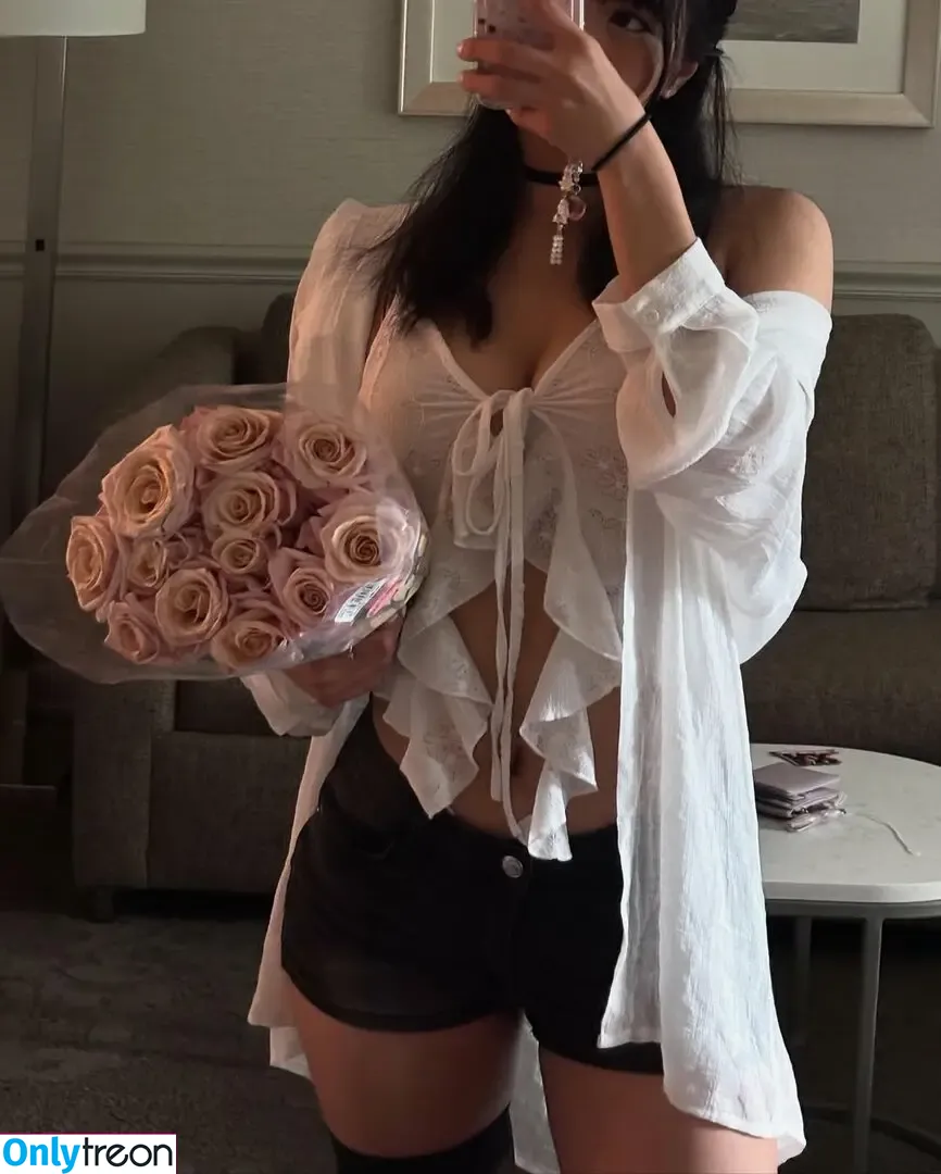 Karenxtran nude photo #0204 (Strawberry.bunni / seunnngmiii)