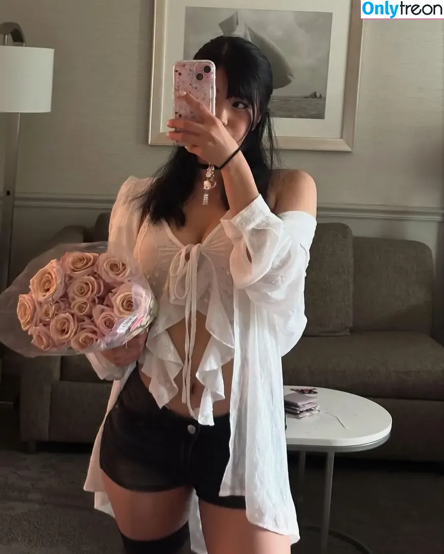 Karenxtran nude photo #0206 (Strawberry.bunni / seunnngmiii)