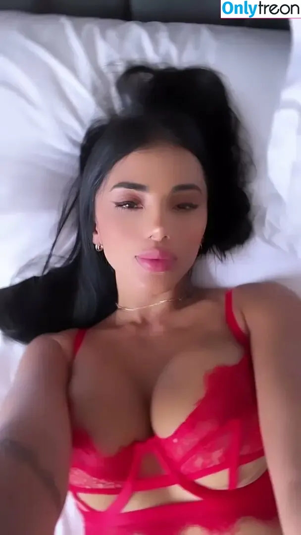 Karina Garcia nude photo #0012 (karinagarciaof / karinagarciaoficiall)