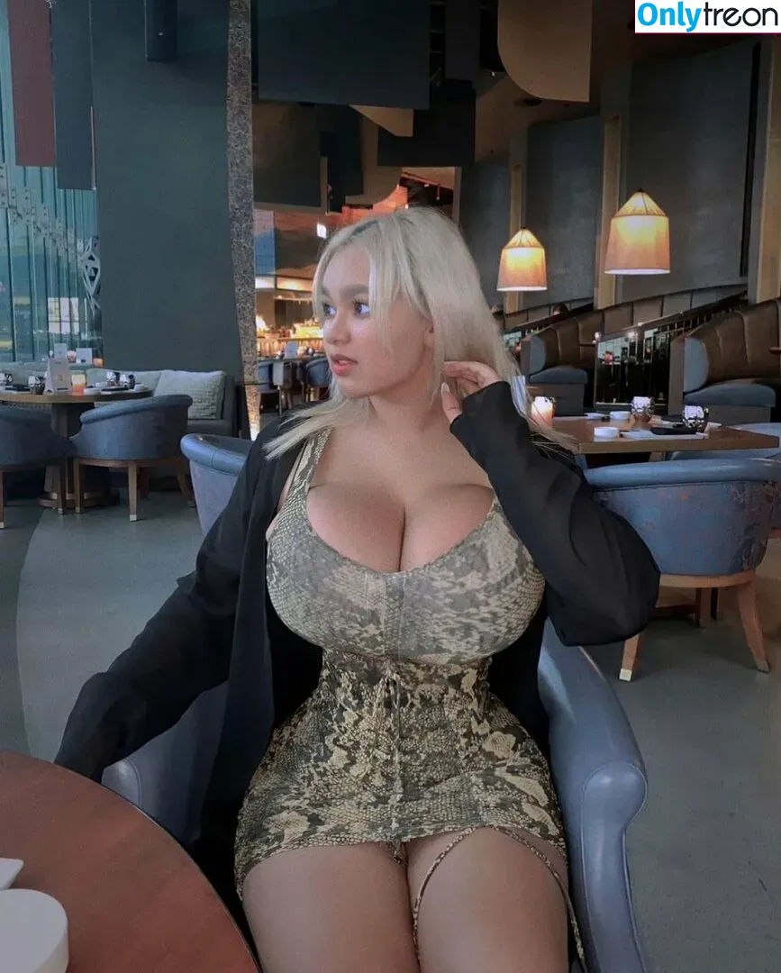 Karina Grinberryall nude photo #0006 (karina_.1 / leatherbykarina)