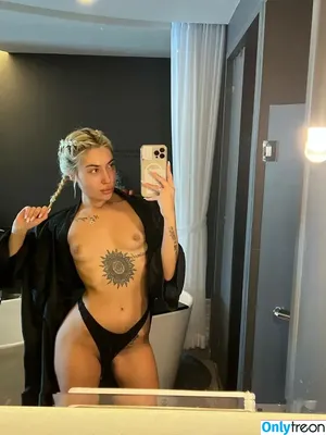 Karina / Kfaye / karinagarciaoficial / katarinabluu nude photo #0022
