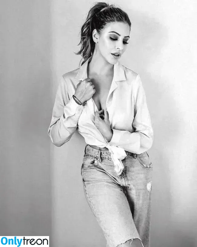 Karishma Kotak nude photo #0022 (karishmakotak26)
