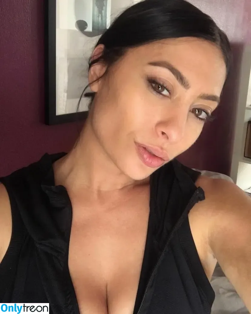 Karlee Leilani nude photo #0040 (karleeleilani / karleexrosee)