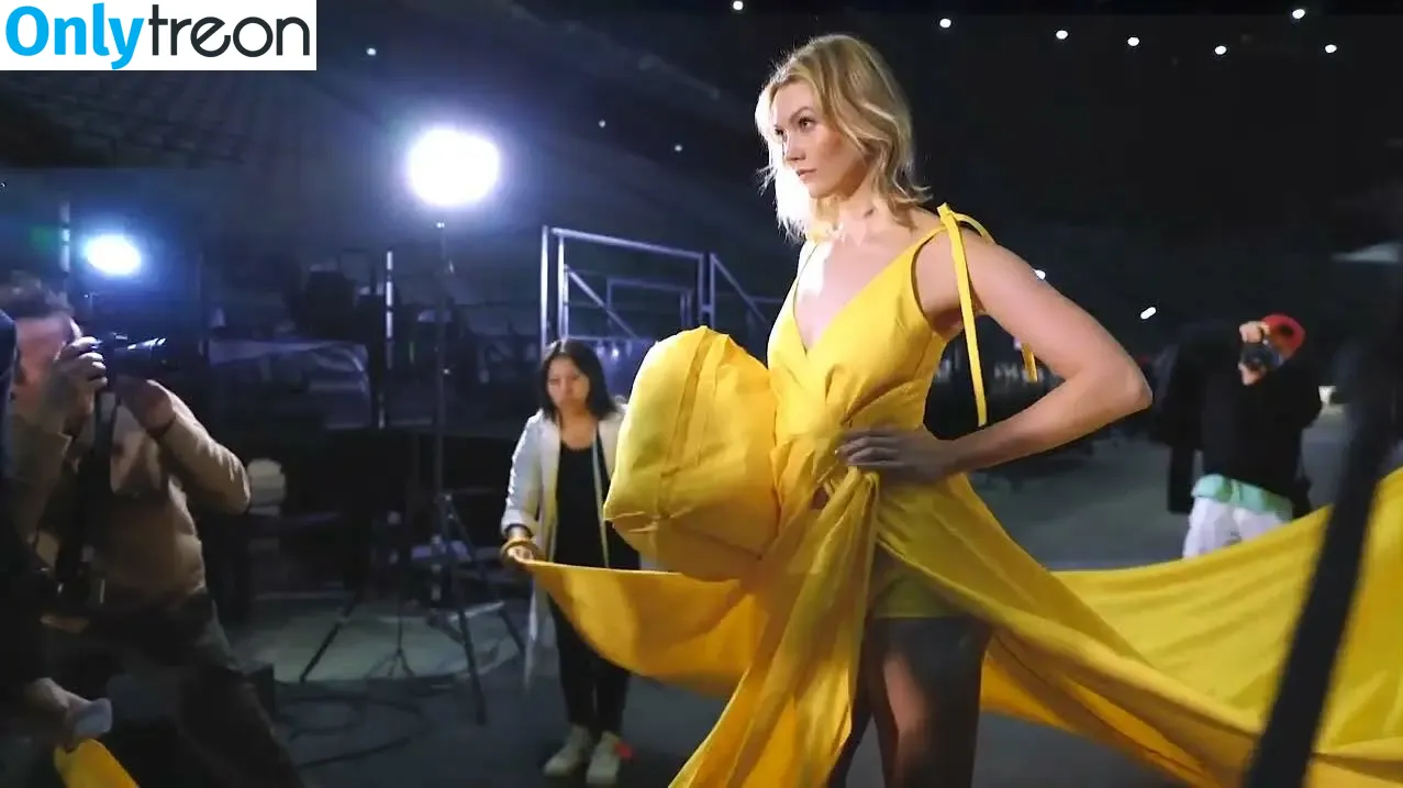 Karlie Kloss nude photo #0552 (karliekloss)