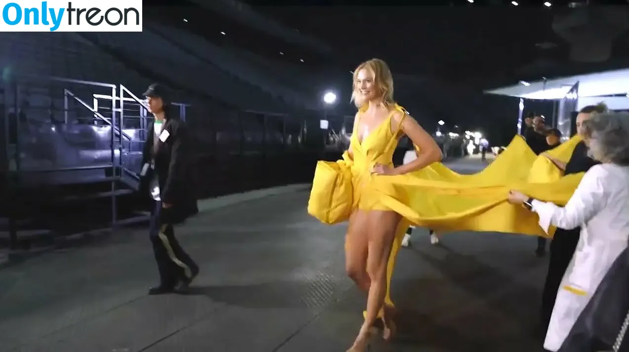 Karlie Kloss nude photo #0553 (karliekloss)