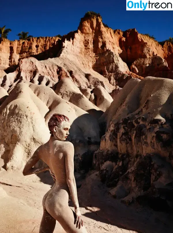 Karlie Kloss nude photo #0570 (karliekloss)