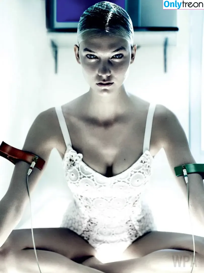Karlie Kloss nude photo #0589 (karliekloss)