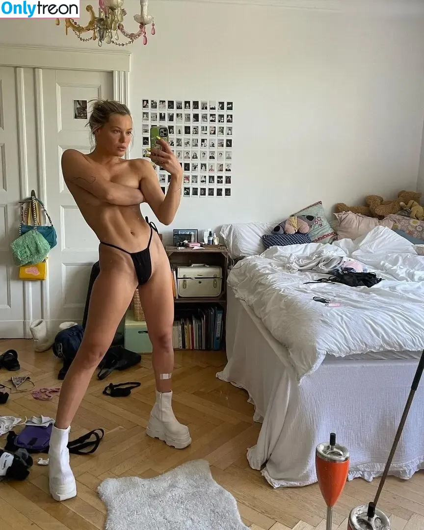 Karlotta Emilie Henke nude photo #0011 (karlotta.emilie)