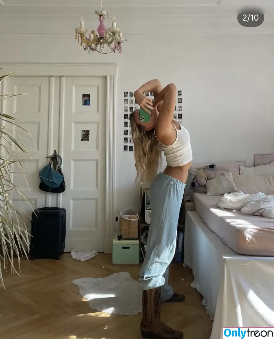 Karlotta Emilie Henke nude photo #0109 (karlotta.emilie)