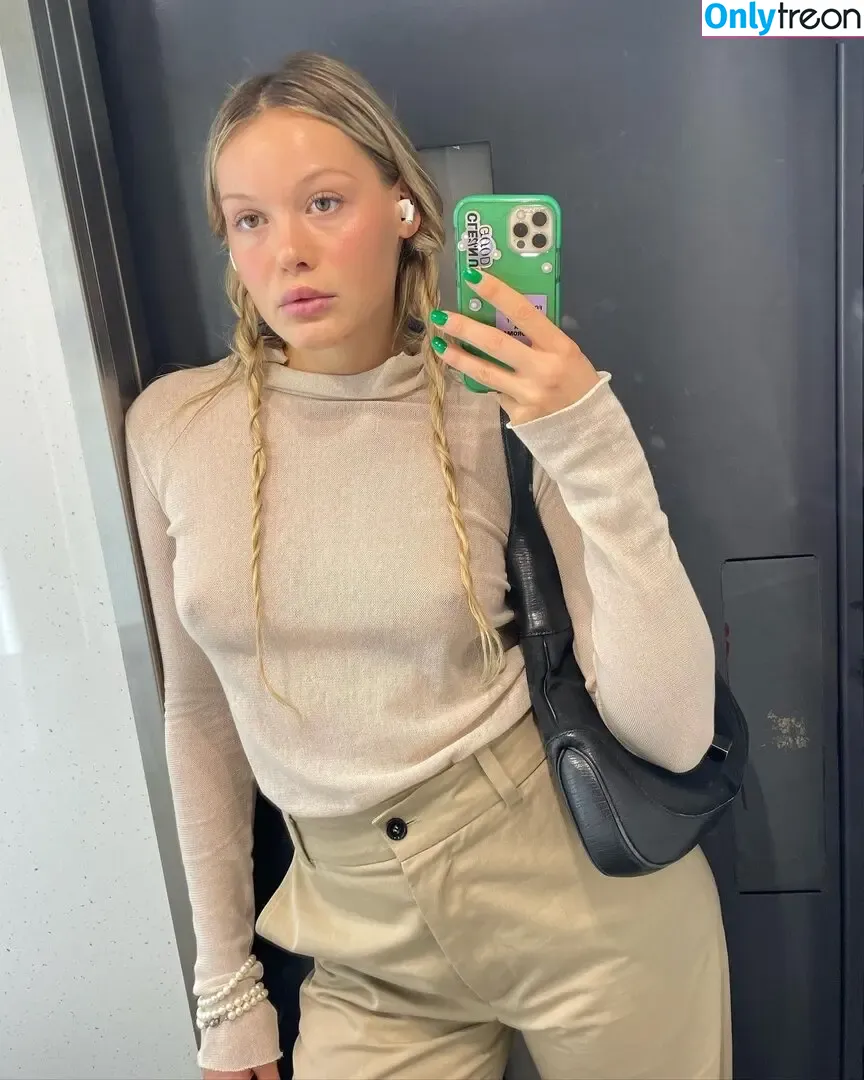 Karlotta Emilie Henke nude photo #0114 (karlotta.emilie)