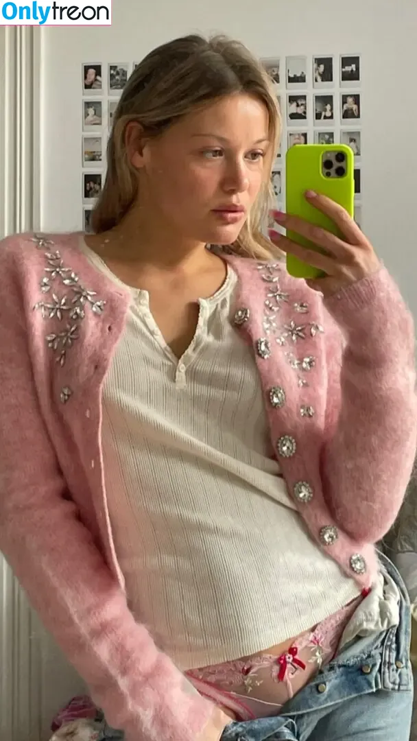Karlotta Emilie Henke nude photo #0123 (karlotta.emilie)