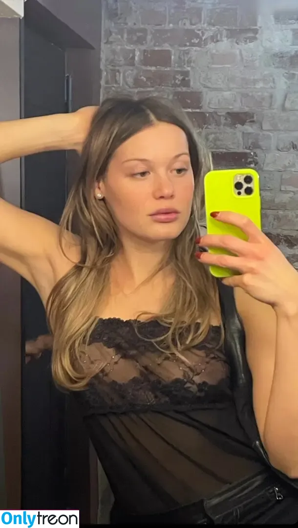 Karlotta Emilie Henke nude photo #0151 (karlotta.emilie)