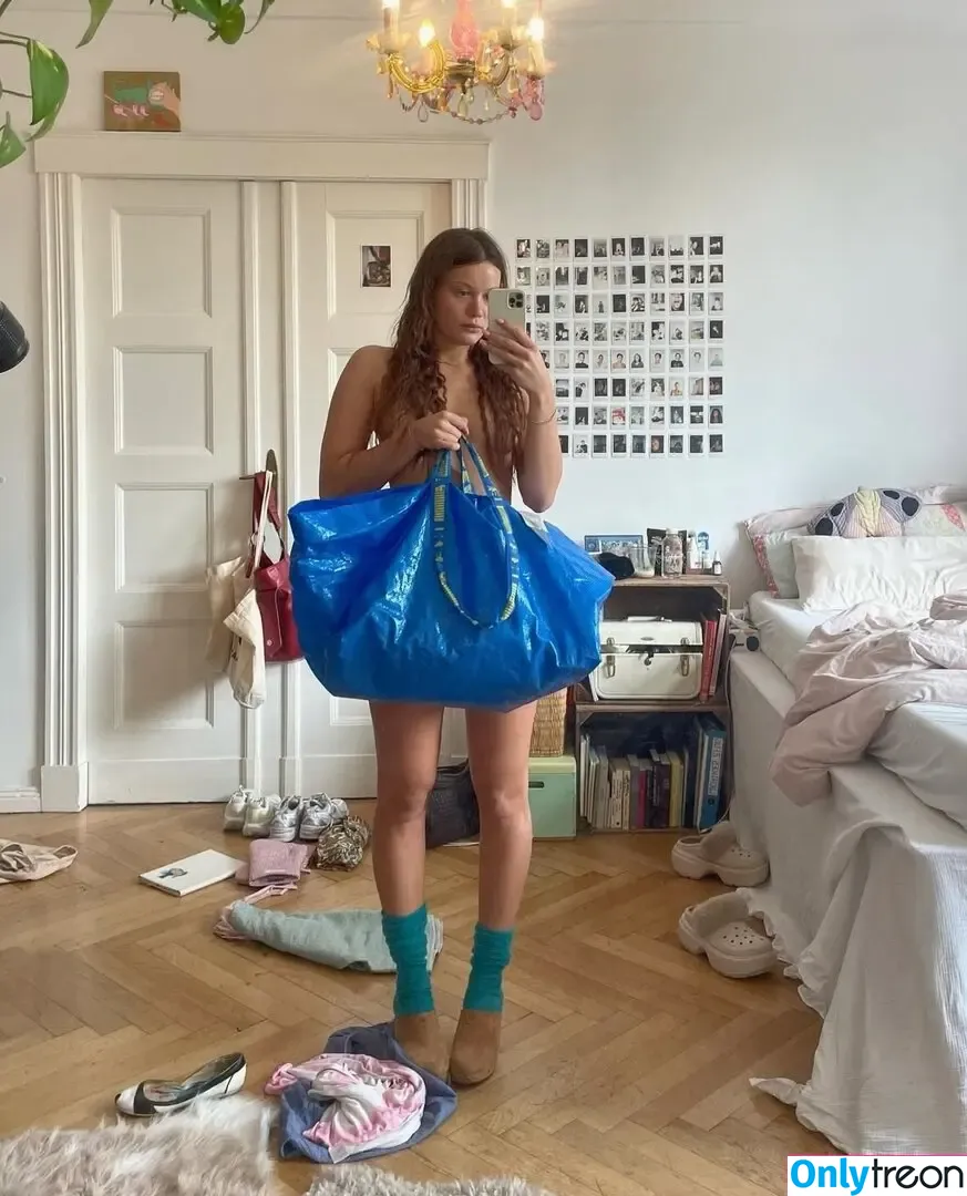 Karlotta Emilie Henke nude photo #0329 (karlotta.emilie)