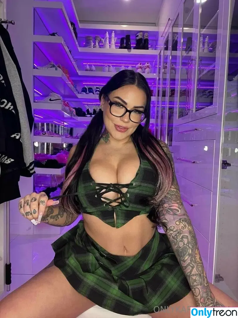 karmenkarma nude photo #0031 (karmenkarma)