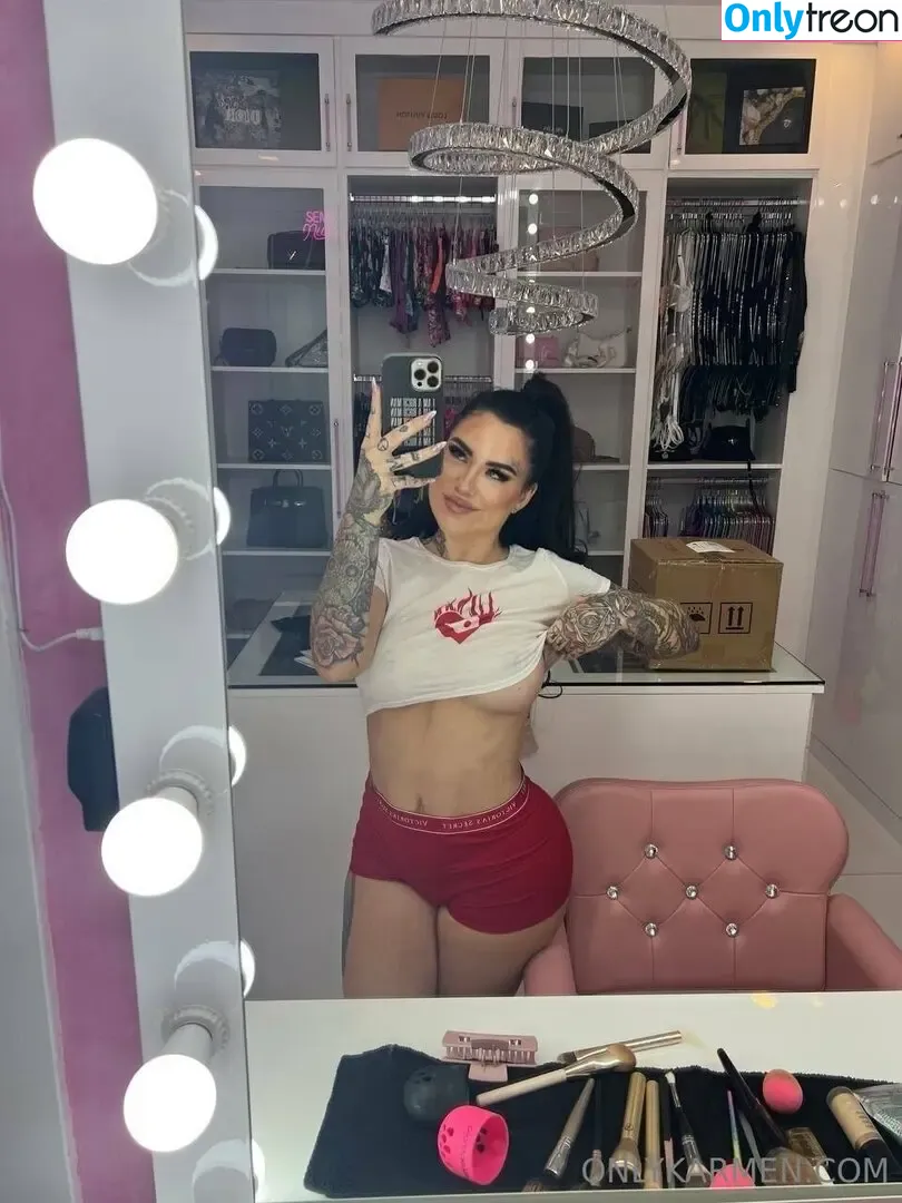 karmenkarma nude photo #0117 (karmenkarma)