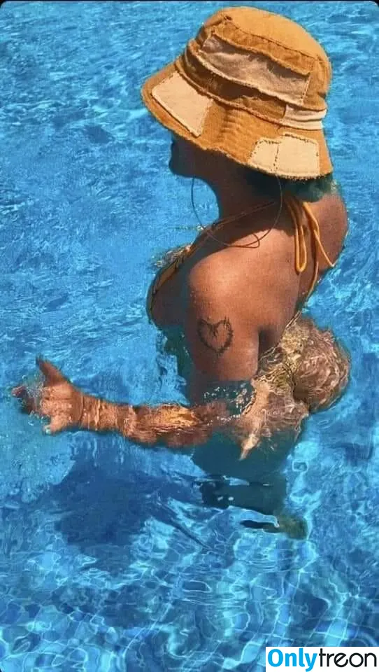 Karol G nude photo #0043 (karolg / karolgfriend)