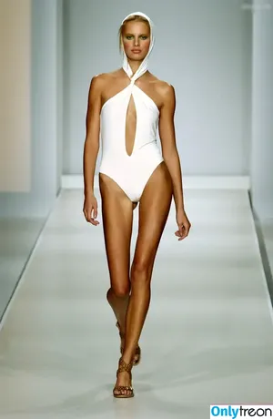 Karolína Kurková / karolinakurkova nude photo #0116