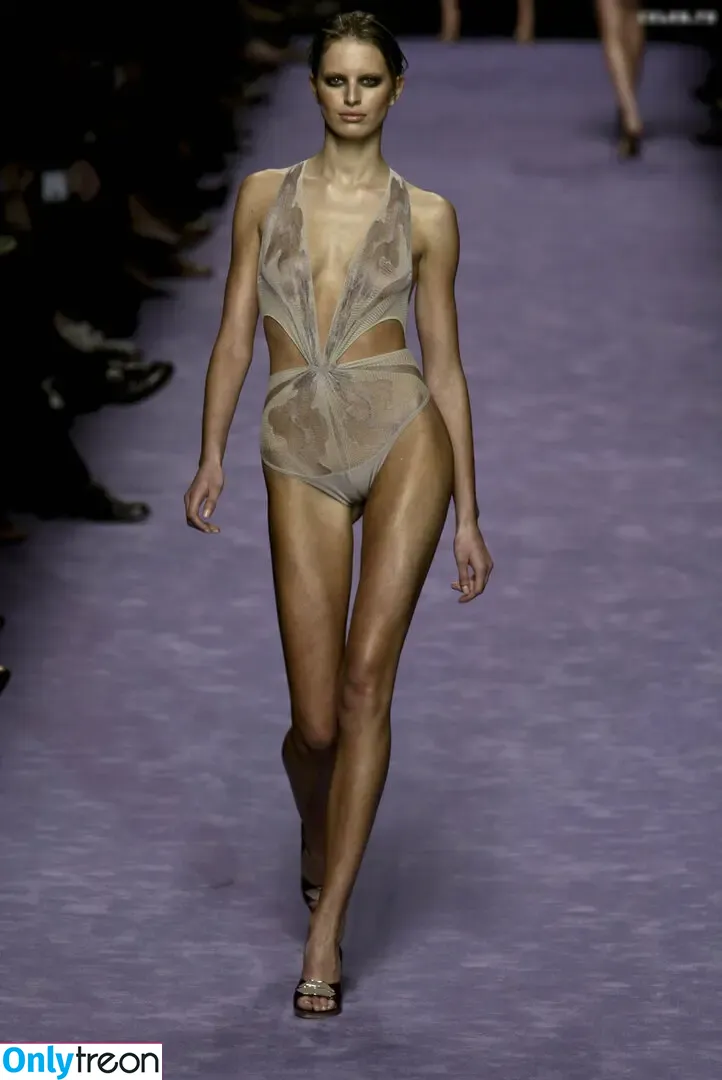 Karolína Kurková nude photo #0149 (karolinakurkova)