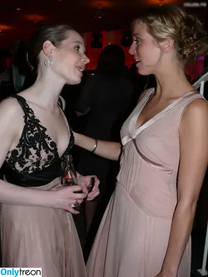 Karoline Herfurth / karolineherfurth nude photo #0041