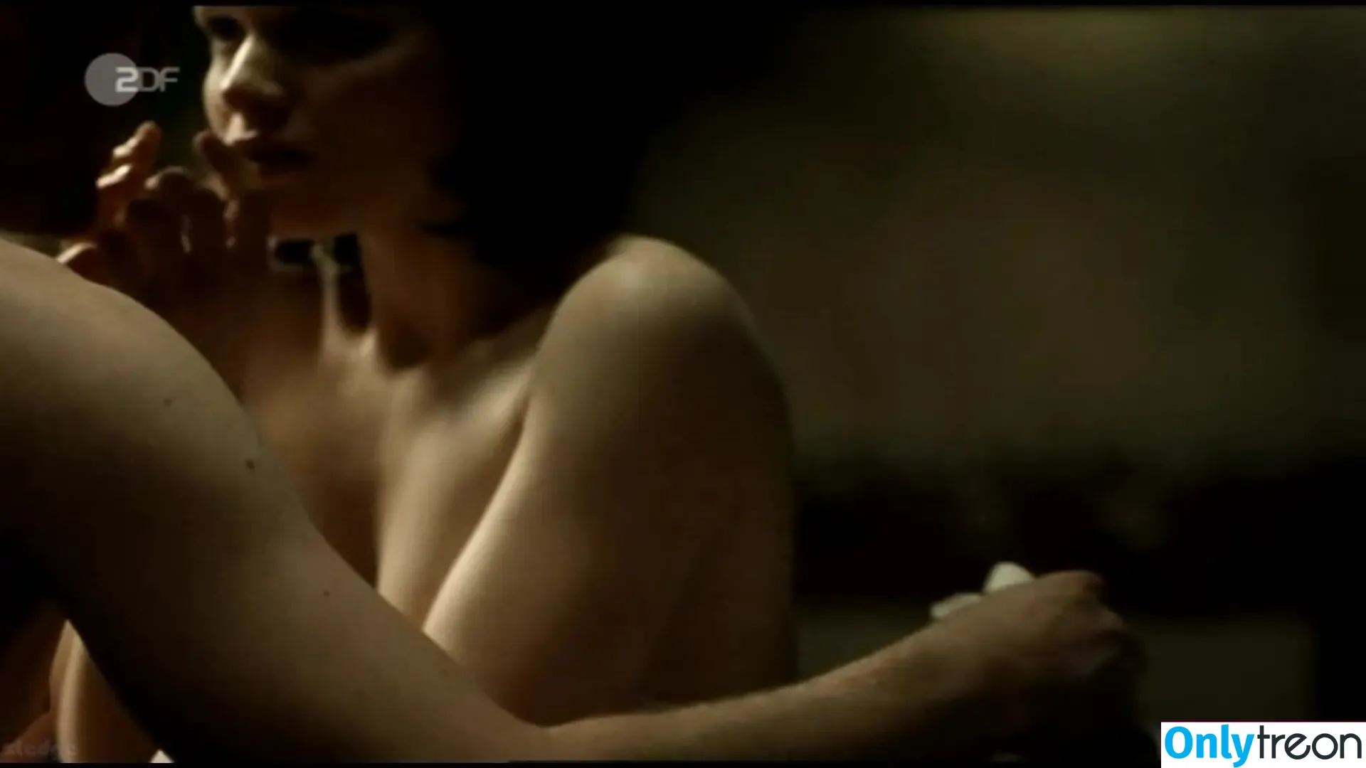 Karoline Herfurth nude photo #0083 (karolineherfurth)