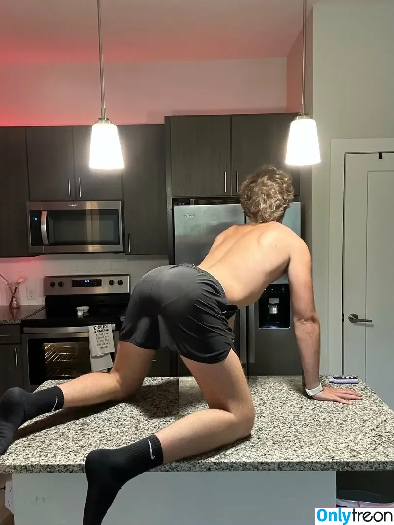 karsen.scott nude photo #0111 (karsoncscott)