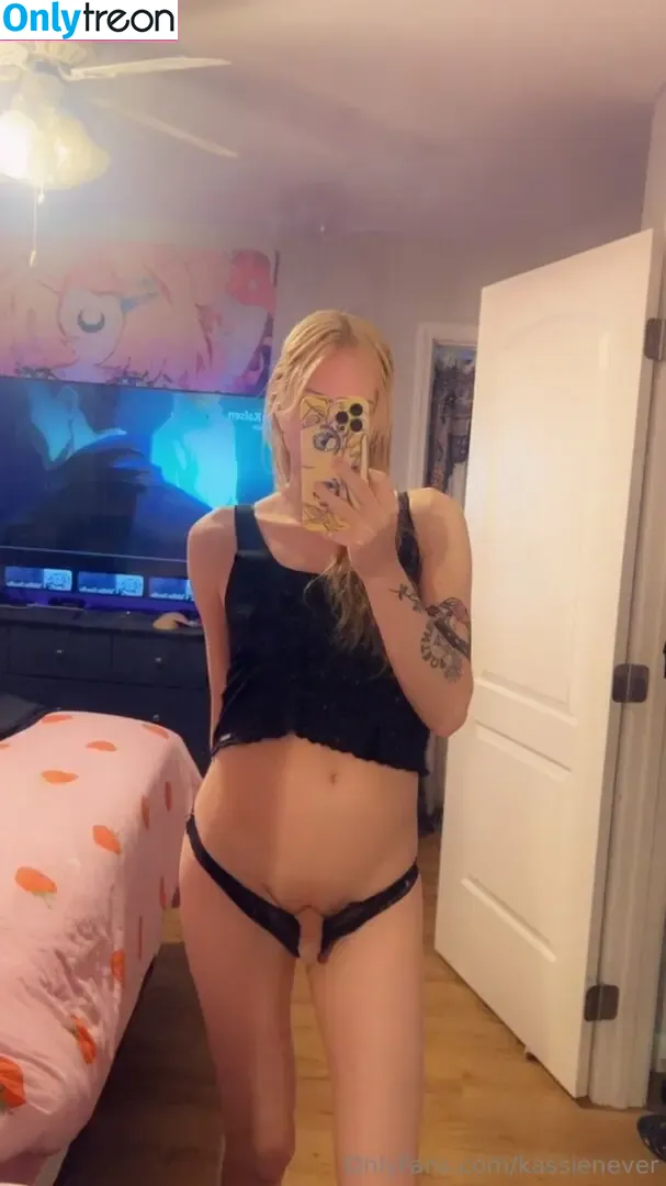 Kassie Never nude photo #0002 (kassienever)