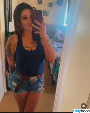 kat.boobs / mom.of.mongrels nude photo #0006