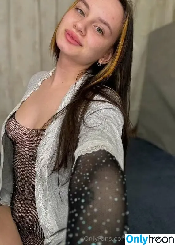 kat.but.no.hat nude photo #0102 (BreadPitters / katstickler)