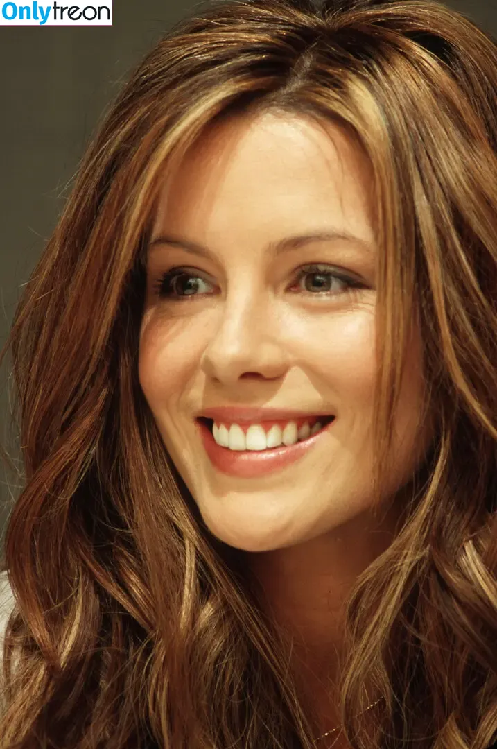 Kate Beckinsale nude photo #0559 (katebeckinsale)