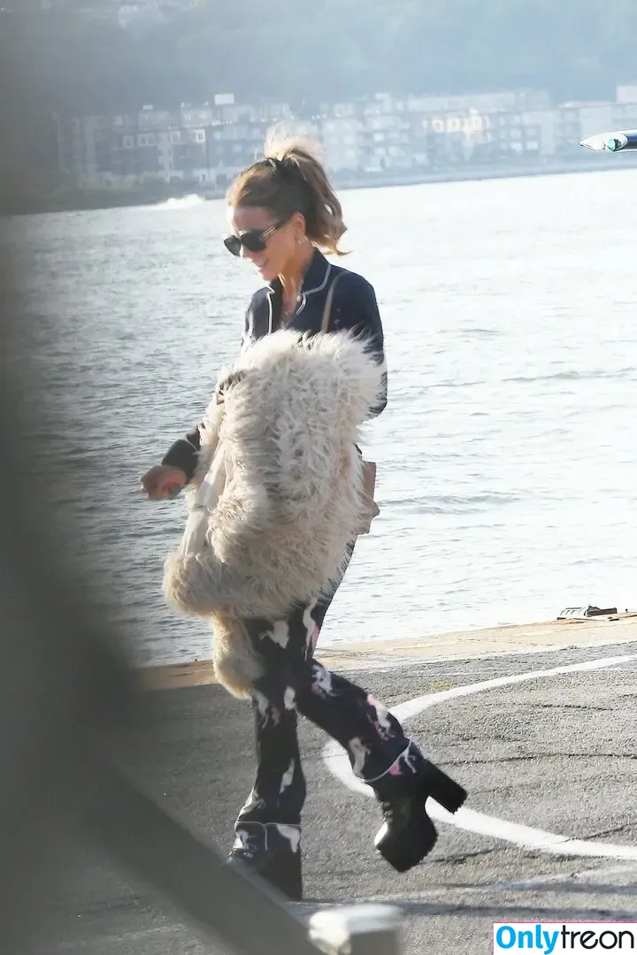 Kate Beckinsale nude photo #0588 (katebeckinsale)