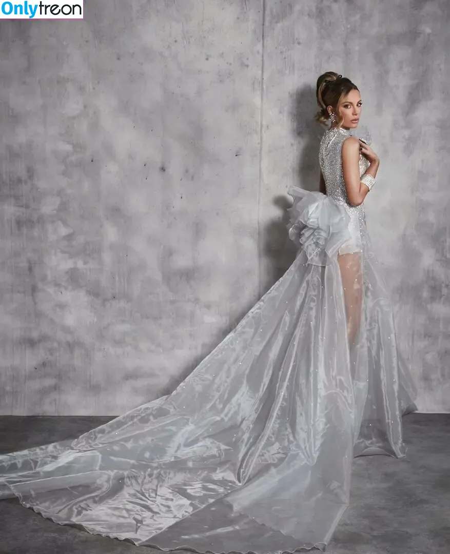 Kate Beckinsale nude photo #1095 (katebeckinsale)