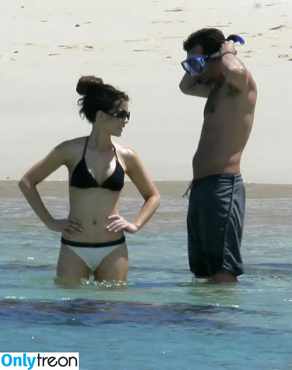 Kate Beckinsale nude photo #1143 (katebeckinsale)