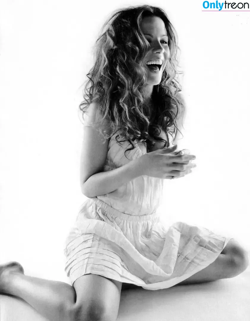 Kate Beckinsale nude photo #1404 (katebeckinsale)