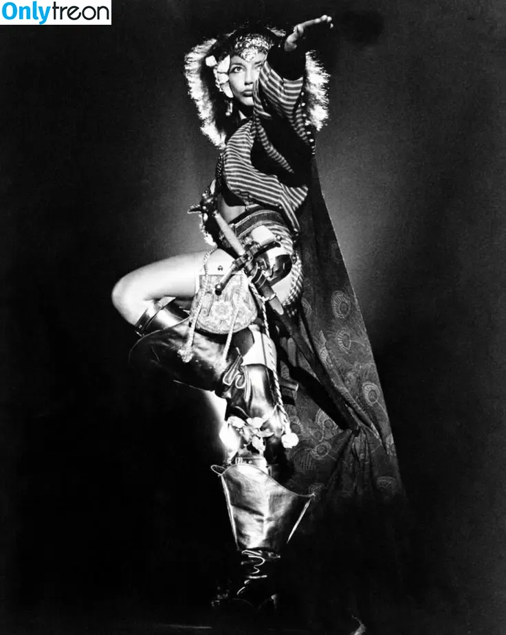 Kate Bush nude photo #0020 (katebushmusic / the_pretty_poison)