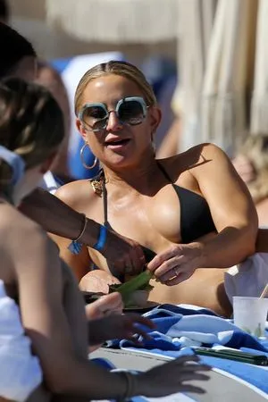 Kate Hudson / katehudson nude photo #0031