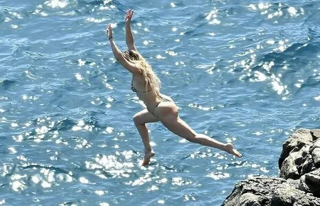 Kate Hudson / katehudson nude photo #0208