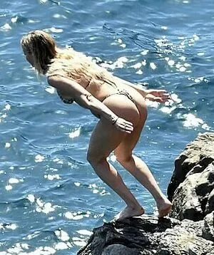 Kate Hudson / katehudson nude photo #0209